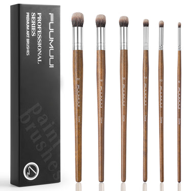 Fuumuui Art Supplies Ensemble de 6 pinceaux ronds en dôme de poils de blaireau pour artistes professionnels, avec manches en bois et viroles en métal, avec des tailles de pinceaux individuelles 22, 18, 16, 14, 10 et 6, présentés avec son emballage noir 'Fuumuui Professional Series Premium Art Brushes'.