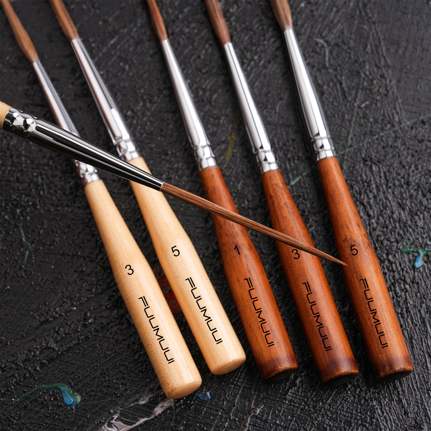 Fuumuui Long Liner Brush , ideal for Acrylic & Oil