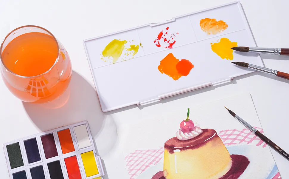 Size 4 Fuumuui watercolor brush with squirrel hair painting on cold press paper, featuring a white plastic palette with mixed pigments and a watercolor paint set for professional artists and beginners.