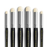 Ensemble de 6 pinceaux secs Fuumuui avec des manches noirs, des viroles argentées et des poils crème doux de différentes tailles.
