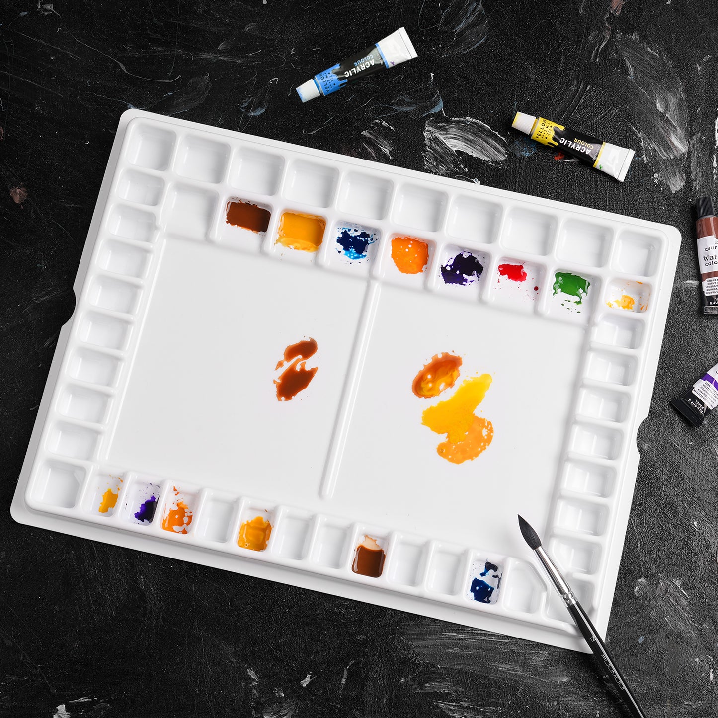 Fuumuui Professional 47-Well Watercolor Palette – Non-Stick Ceramic-Like Surface with Brush Holder and Tilted Spill-Proof Wells