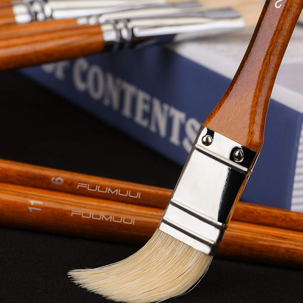 A professional hog bristle brush, durable ferrule and natural hair.