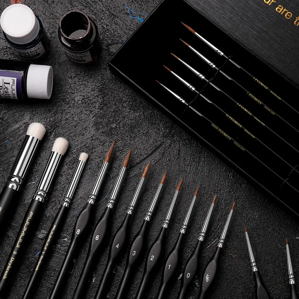 Professional Fuumuui Kolinsky Sable detail brush set with miniature paint brushes and drybrushes. Features natural hair sizes 00000 to 8 for watercolor, oil, and acrylic paint fine detail and miniature painting.