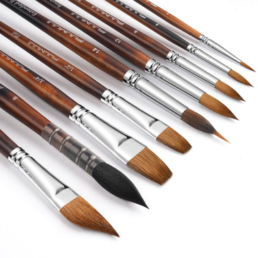 Ensemble de 9 pinceaux aquarelle professionnels Fuumuui, comprenant diverses formes, y compris un pinceau à pointe d'aiguille et un pinceau balai noir, avec des manches en bois foncé et des poils bruns naturels.