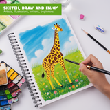 Fuumuui A4 Spiralgebundener Mixed-Media-Skizzenblock, der mit der Hand eines Künstlers gezeigt wird, der eine lebendige Giraffen-Illustration mit Aquarellfarben malt und die Eignung des Papiers für verschiedene Kunsttechniken hervorhebt.