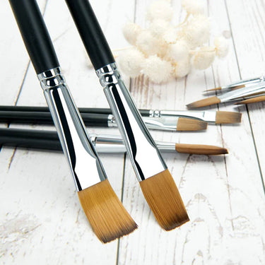 Fuumuui 9er-Set professioneller flacher Acrylpinsel mit Nylonhaar, dargestellt auf einem hellen Holzuntergrund.