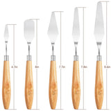 Fuumuui set professionale di coltelli da tavolozza per colori acrilici con 5 diverse forme di lama in metallo, manici in legno e lunghezze visualizzate: 17 cm, 20.3 cm, 19.6 cm, 19.8 cm, 21.8 cm.