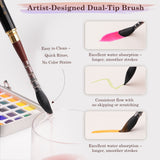 Fuumuui x Svetlin Sofroniev Limited Edition Dual-Tip Travel Brush für Aquarellfarben, der einfache Reinigung, ausgezeichnete Wasseraufnahme und gleichmäßige, sanfte Striche demonstriert.