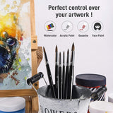 Set di pennelli professionali Fuumuui da 6 pezzi di alta qualit¨¤ in scoiattolo in un secchio accanto a un vivace dipinto ad acquerello, perfetto per acquerello, acrilico, guazzo e pittura per il viso.