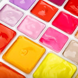 Fuumuui Set di colori Gouache. Primo piano di una tavolozza vibrante con 24 ricchi e cremosi colori gouache da 30 ml in varie tonalit¨¤ come rosa brillante, rosso, giallo e viola lavanda.