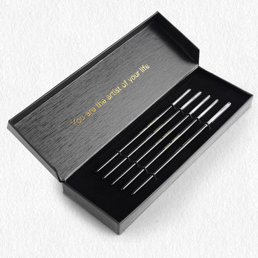 Fuumuui 5er-Set professioneller Kolinsky-Nerzhaar-Detailpinsel in einer offenen schwarzen Geschenkbox.