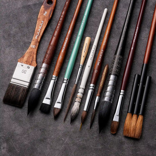 Fuumuui Squirrel Hair watercolor brush set featuring size 30 flat, size 10 and 12 mop brushes, and extended point detail brushes. High-quality natural hair tools for professional artists and watercolor painting.