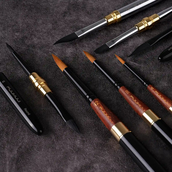 Professional Fuumuui Travel Watercolor Brush set with Synthetic Nylon bristles. Sizes 4, 6, 8, and 12 Travel Pocket Brushes with wood grain handles and gold ferrules for professional artists and beginners.